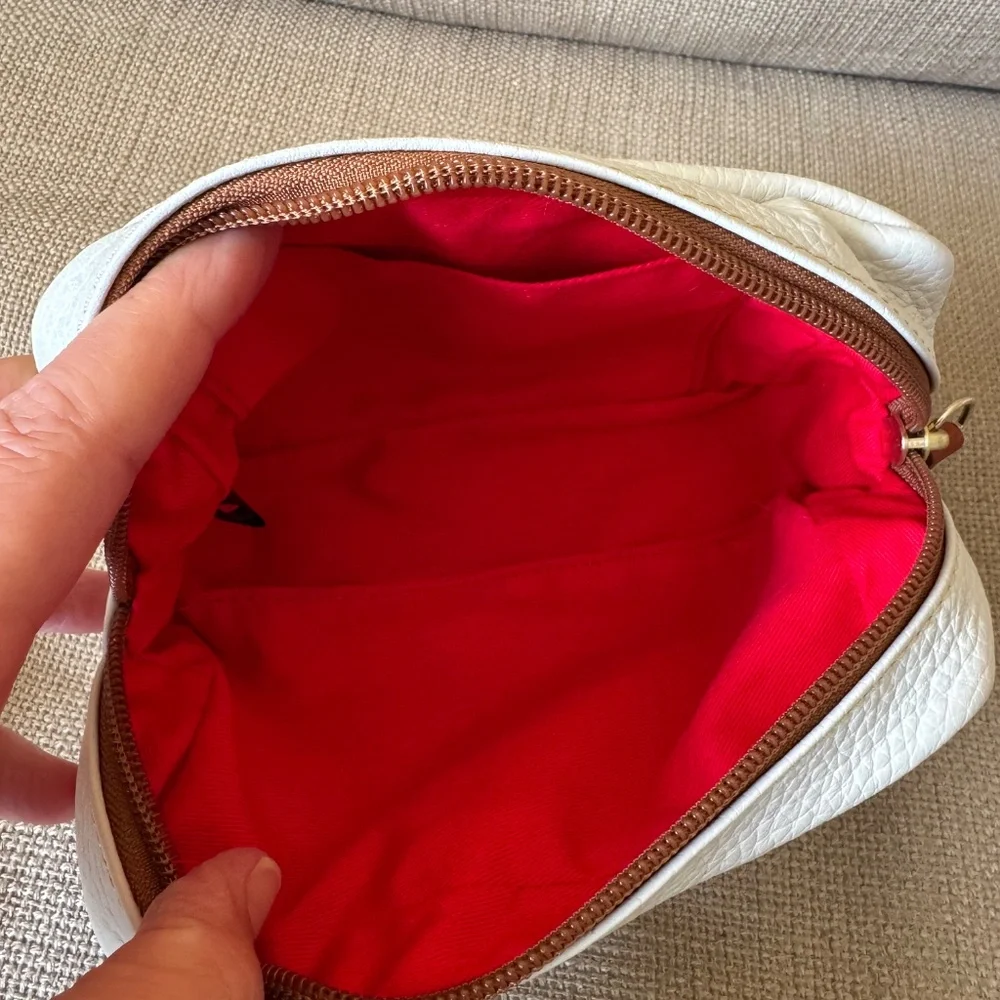 Dooney & Bourke white leather accessory makeup bag - Picture 6 of 6